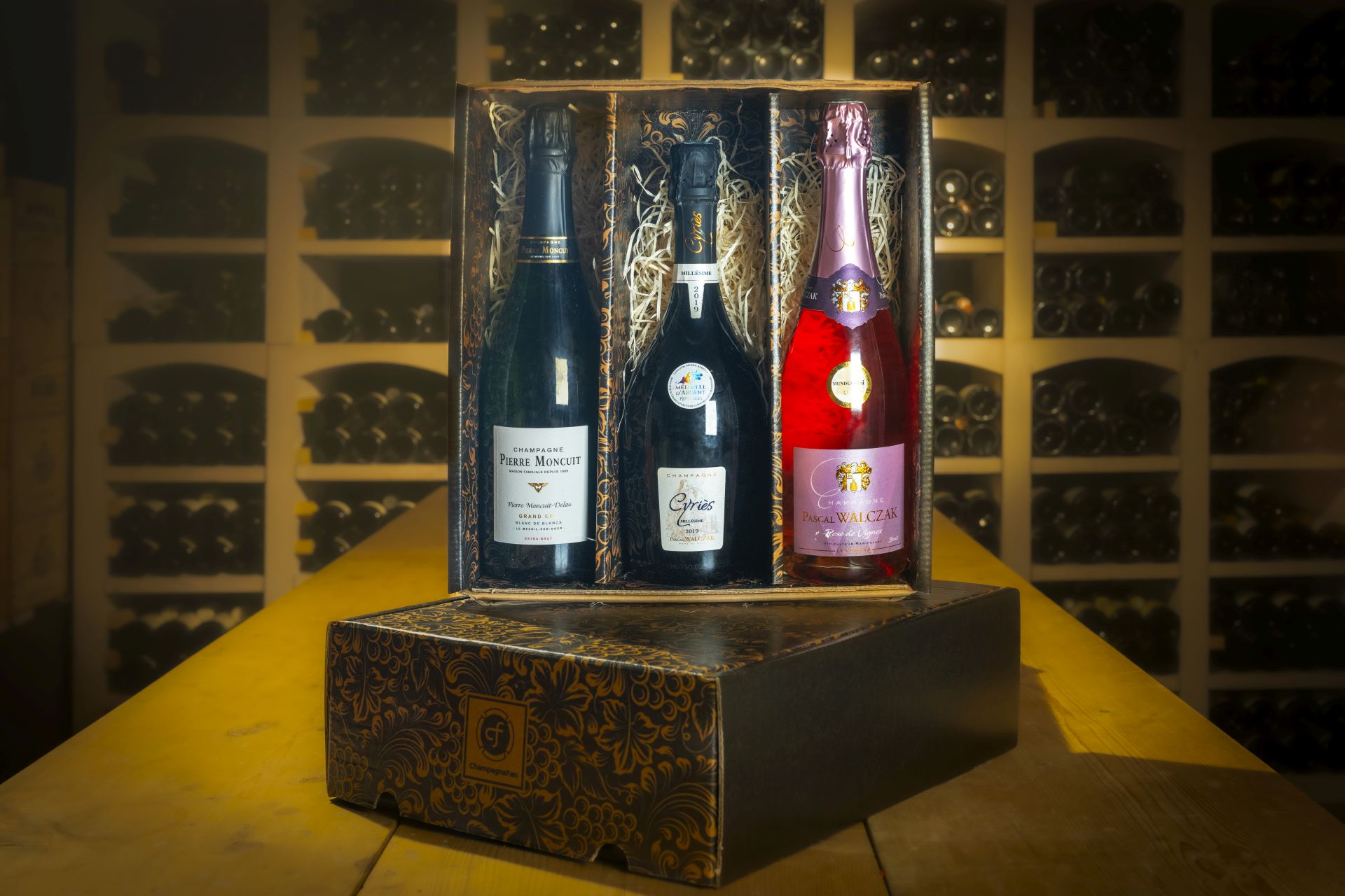 ChampagneFan Box